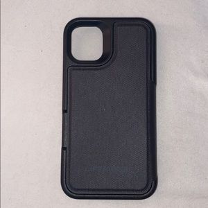 iPhone 11 Lifeproof Flip Case